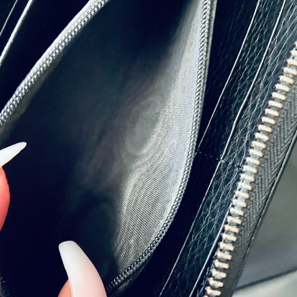 GUCCI BLACK ZIPPY SOHO WALLET - Picture 10 of 11